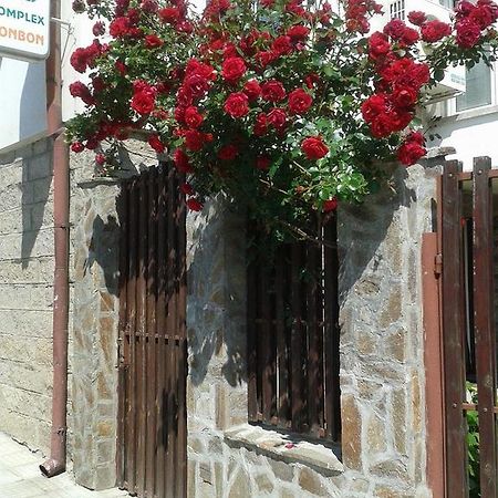 Bonbon Guest House Панагюриште Экстерьер фото